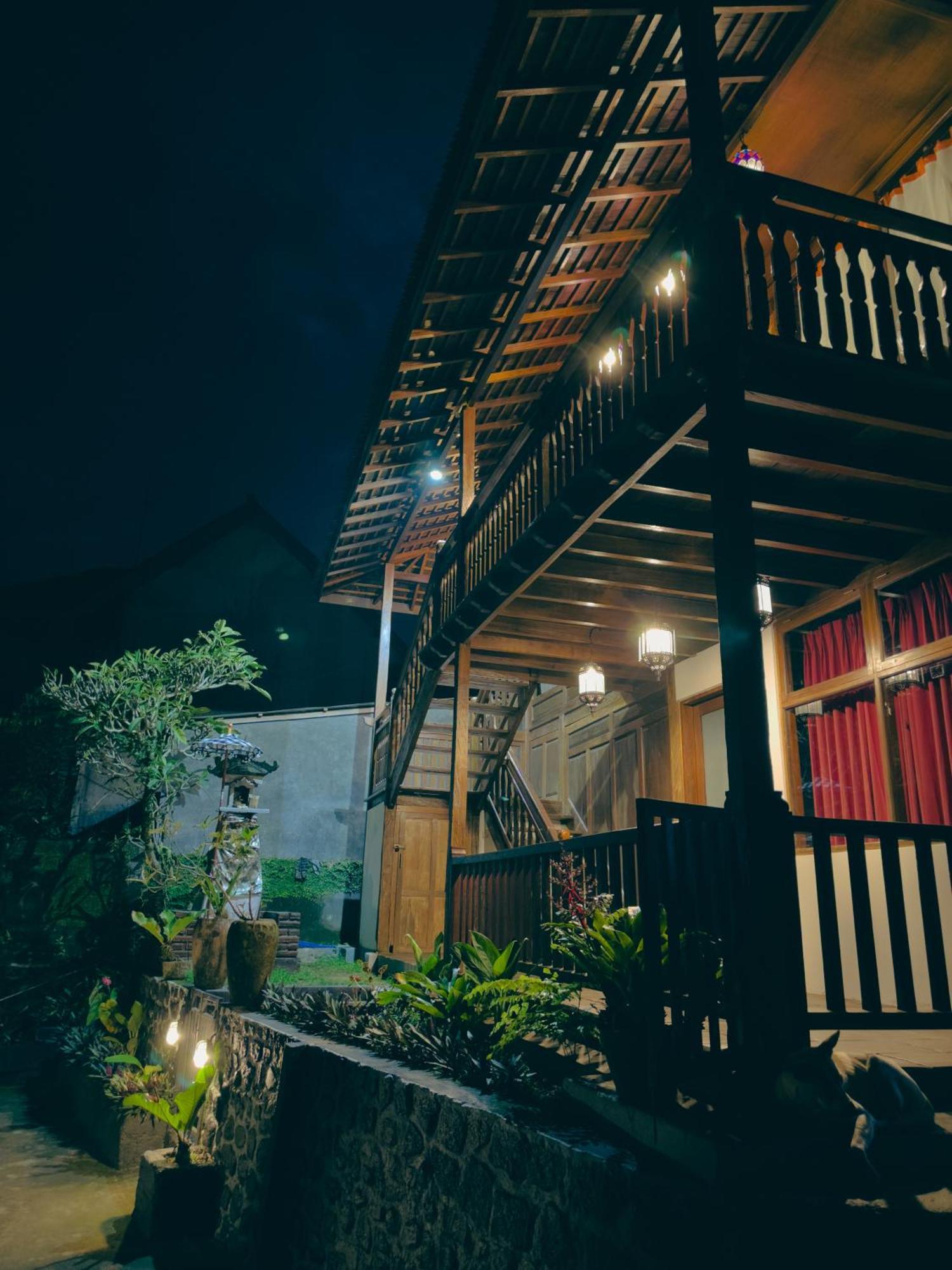Gasthaus Munduk Tjeraki House Exterior foto