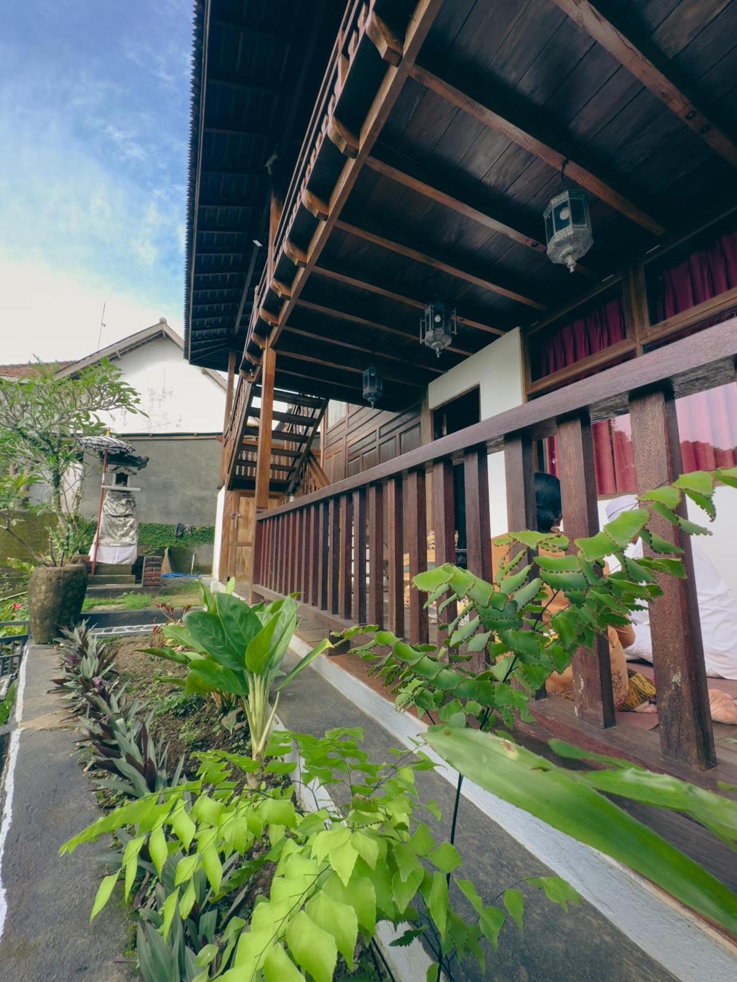 Gasthaus Munduk Tjeraki House Exterior foto