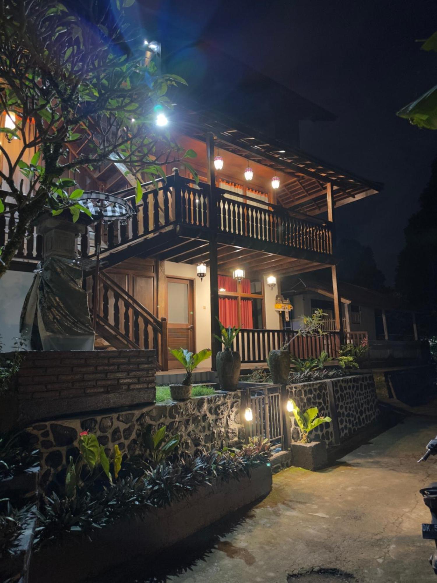 Gasthaus Munduk Tjeraki House Exterior foto