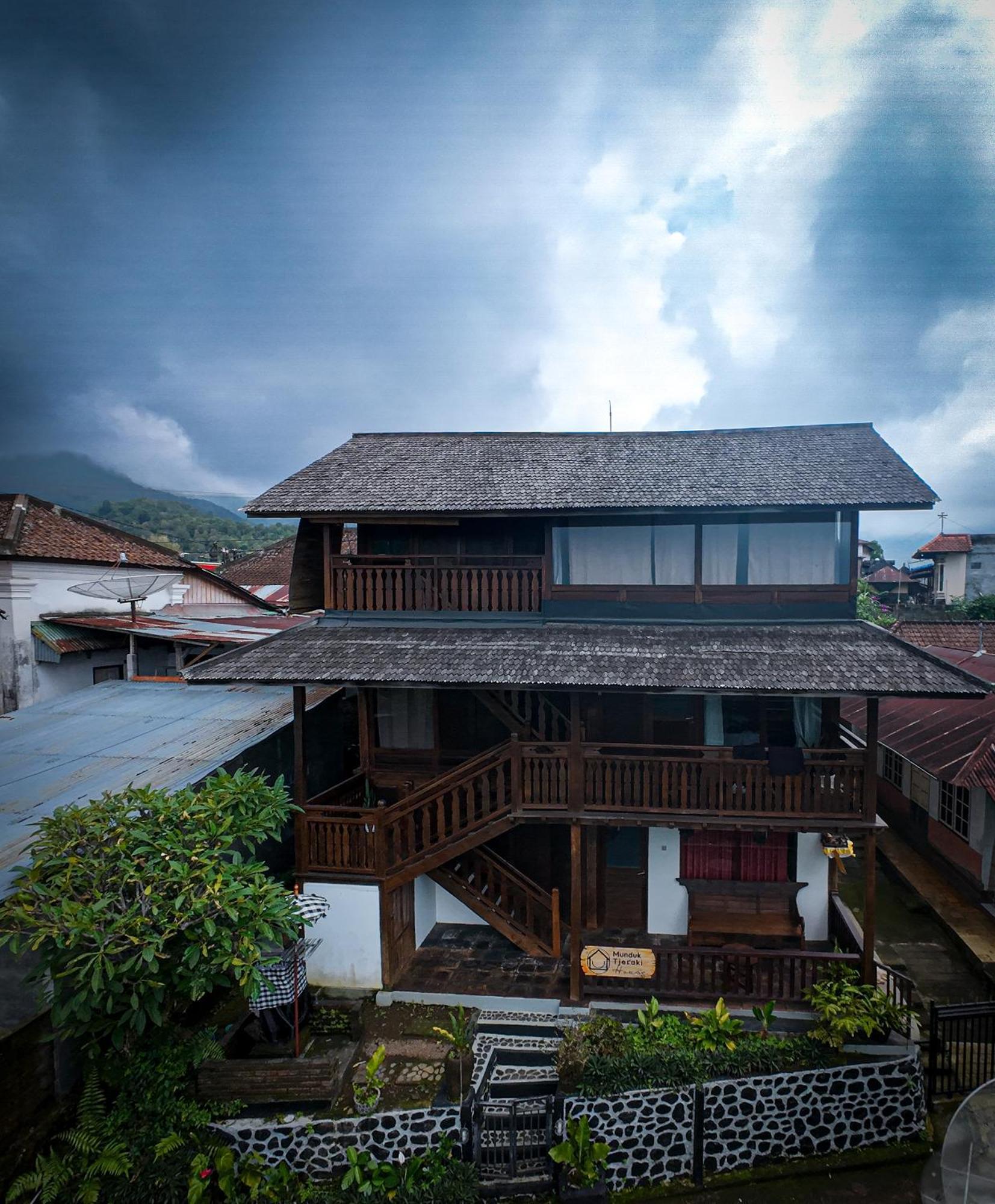 Gasthaus Munduk Tjeraki House Exterior foto